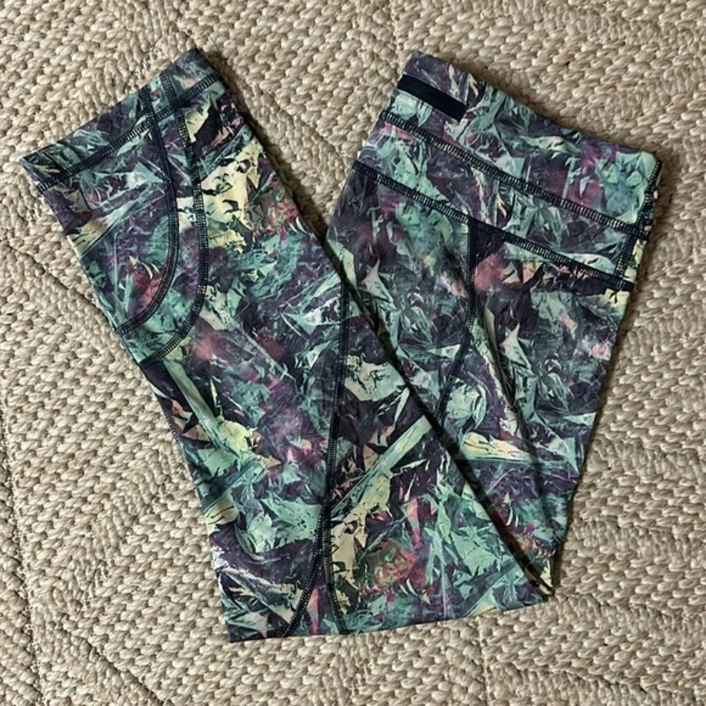 Lululemon tights - Picture 1 of 4